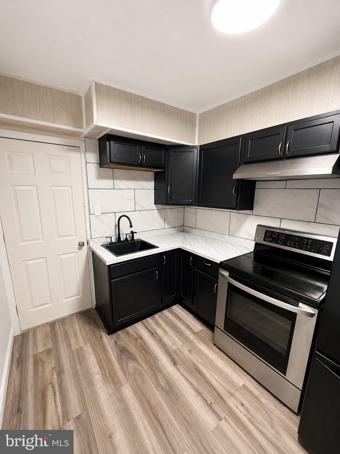 431 W GREENWICH STREET