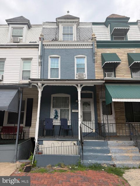 Townhouse For Sale - 431 W Greenwich Street<br/> READING, PA 19601