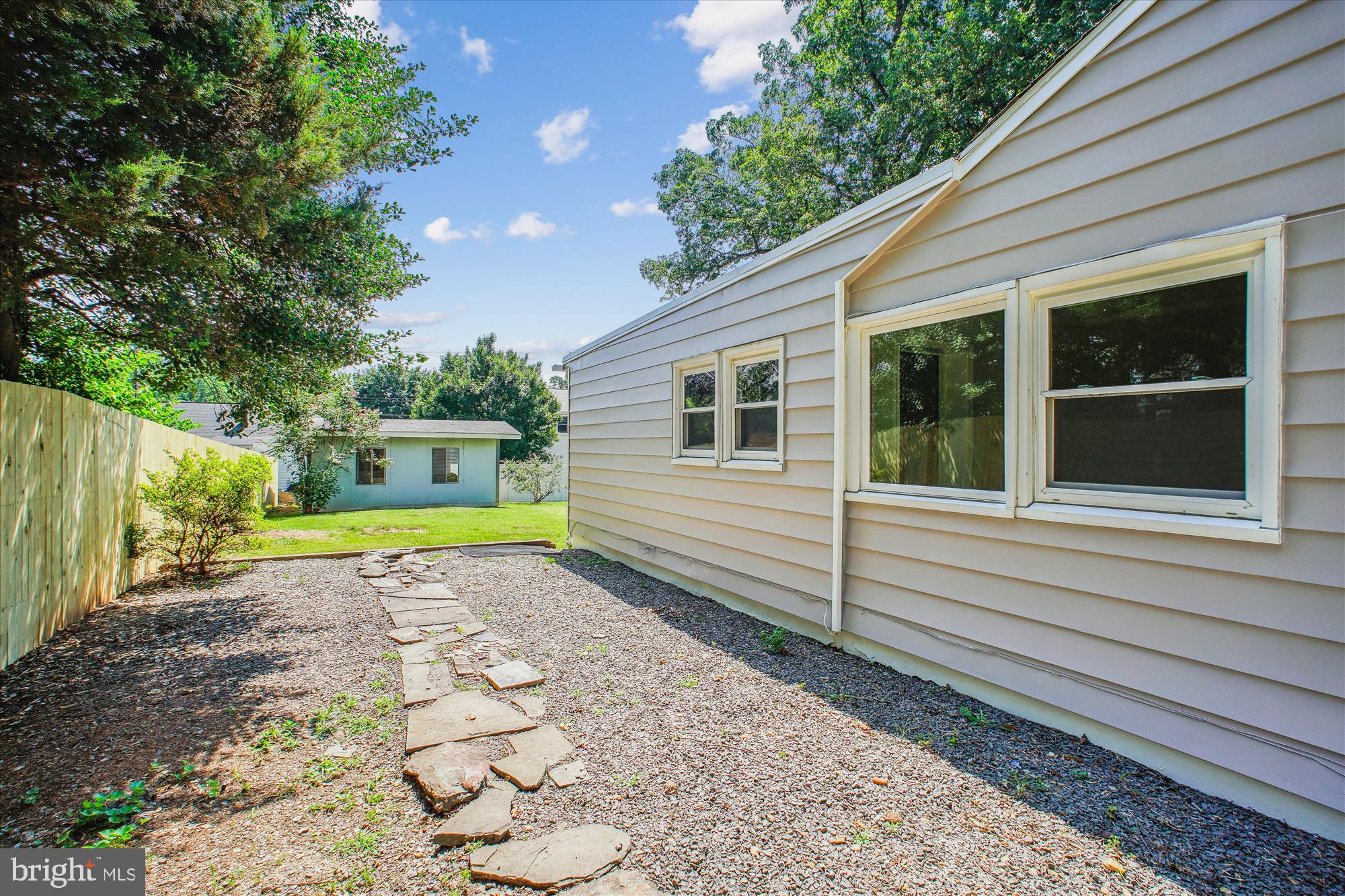 3135 MANOR ROAD