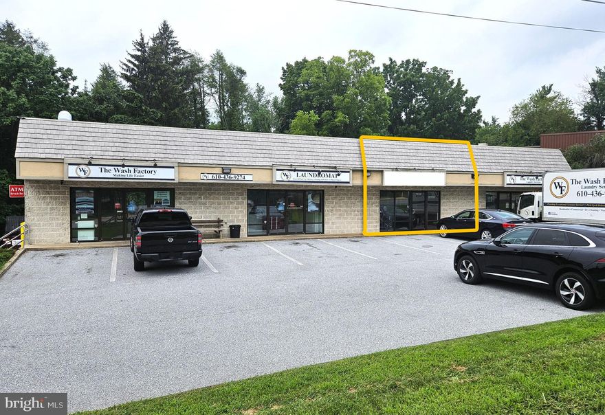• 1,125 SF Retail
• Directly on West Chester Pike
• On-Site Parking
• Prominent Signage Available
• High Visibility Street-Front Location
• 28,000 Vehicles Per Day
• 111,857 Population (5 Miles)
• $143,198 Avg. Household Income (5 Miles)
• $22 PSF NNN