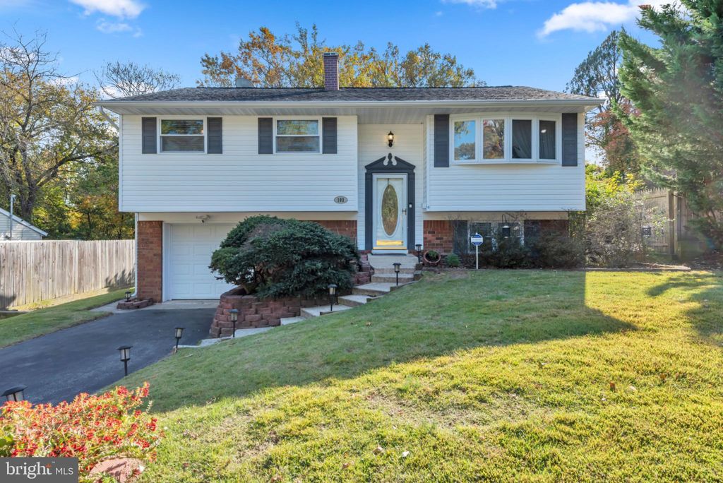 Photo of 103 Janelin Drive, GLEN BURNIE, MD 21061 (MLS # MDAA2129780)