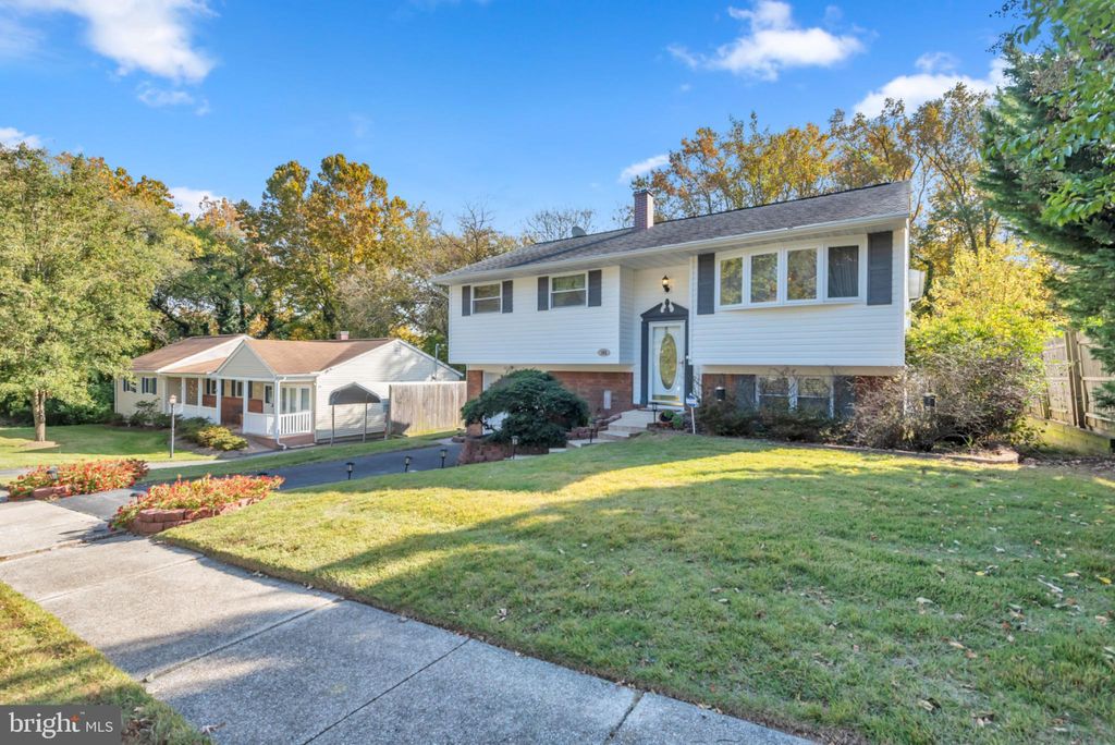 Photo of 103 Janelin Drive, GLEN BURNIE, MD 21061 (MLS # MDAA2129780)