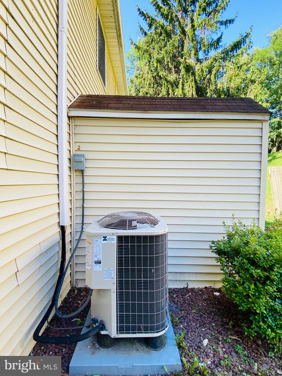 PENNSBORO SQUARE - Residential