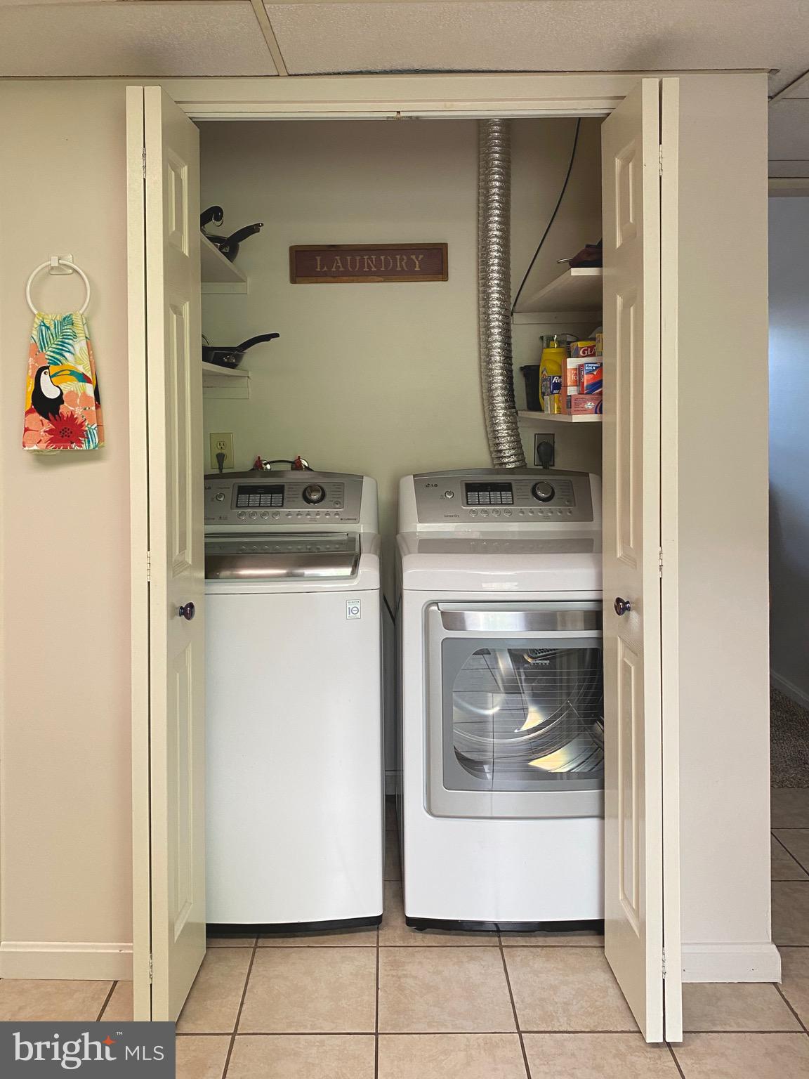 PENNSBORO SQUARE - Residential