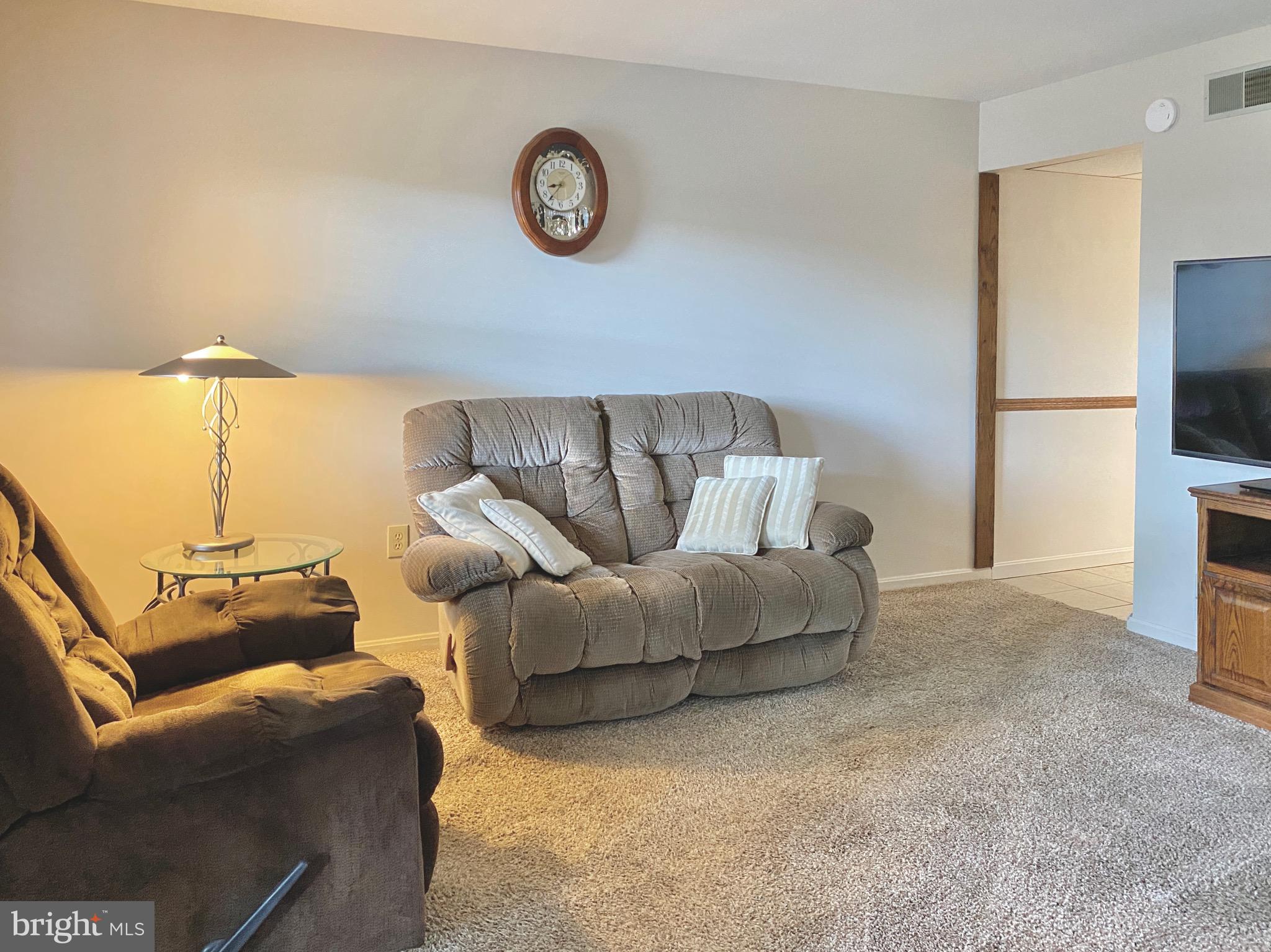 PENNSBORO SQUARE - Residential