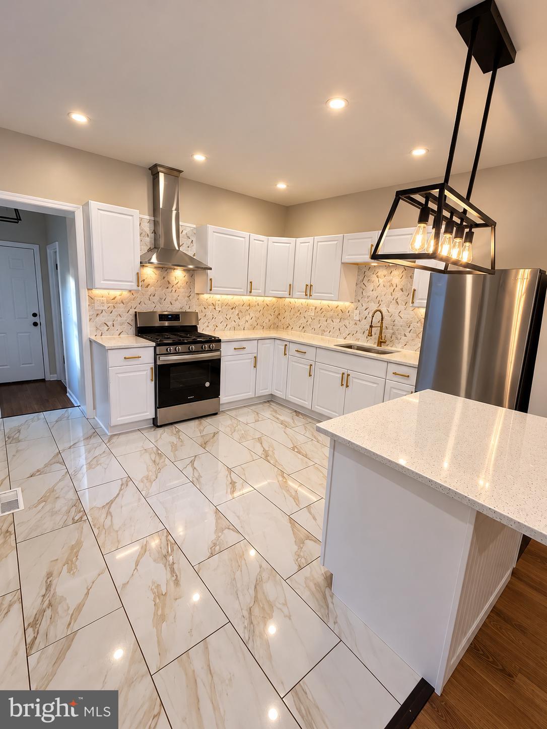 21 N WESTFIELD AVENUE