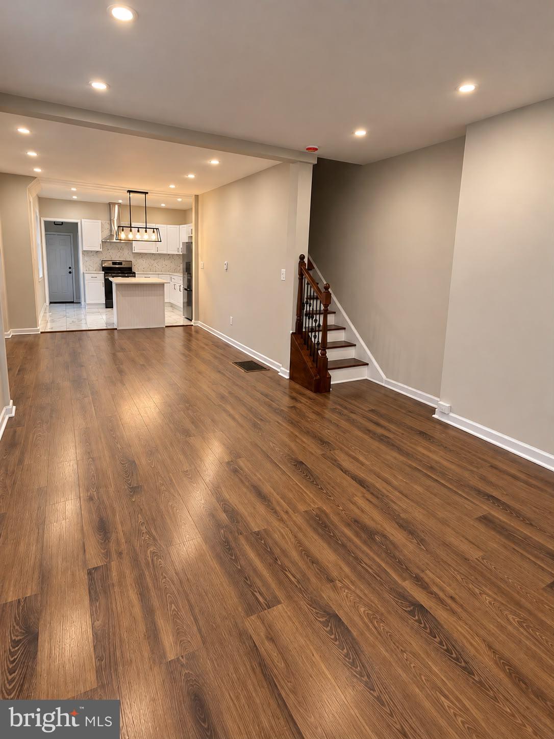 21 N WESTFIELD AVENUE