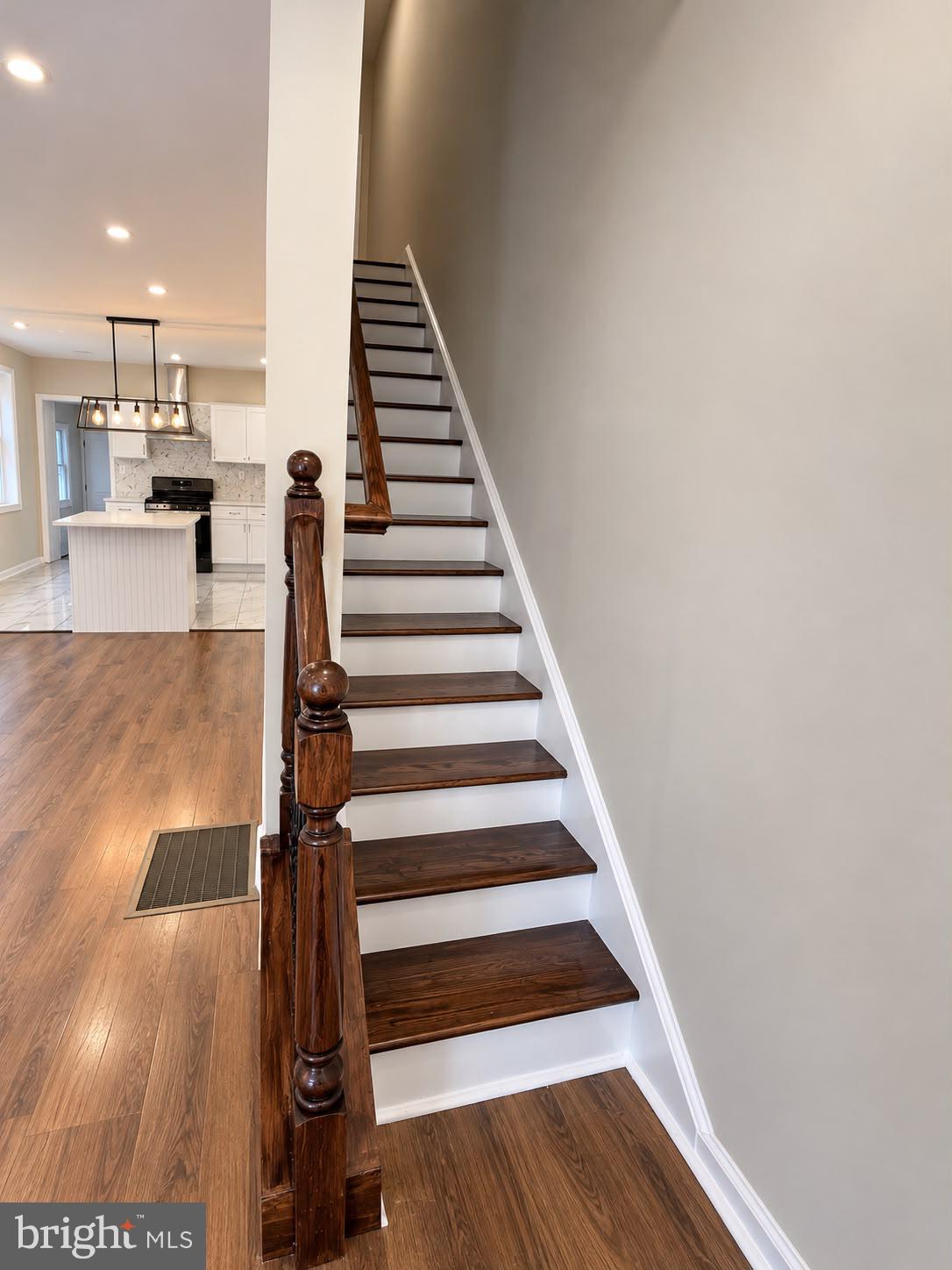 21 N WESTFIELD AVENUE