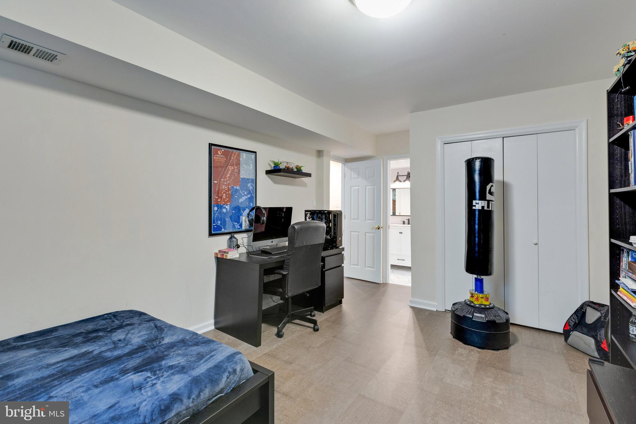 DIVINES CHESTERBROOK - Residential Lease