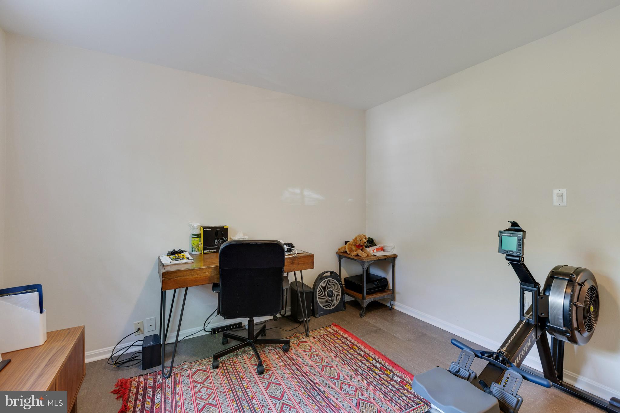 DIVINES CHESTERBROOK - Residential Lease