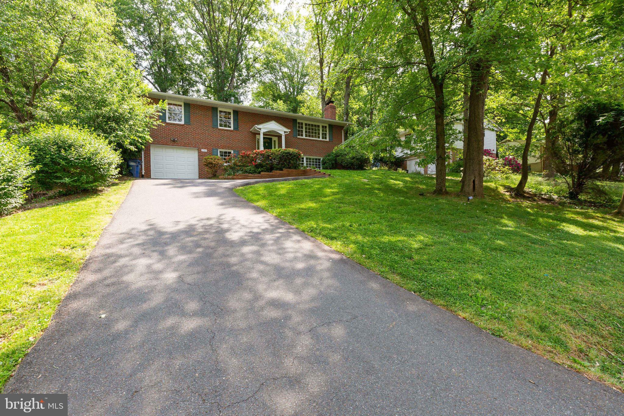 DIVINES CHESTERBROOK - Residential Lease