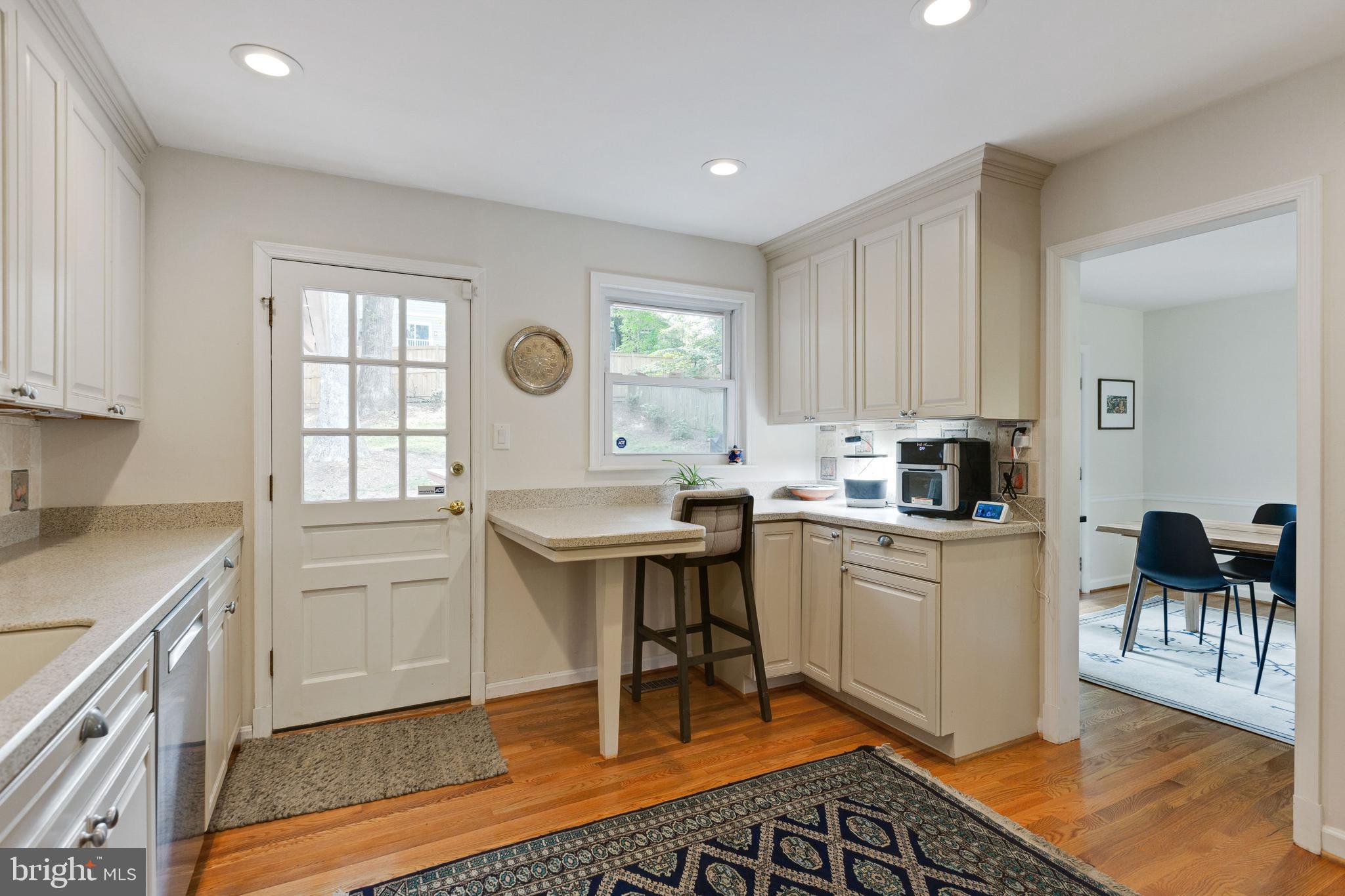 DIVINES CHESTERBROOK - Residential Lease