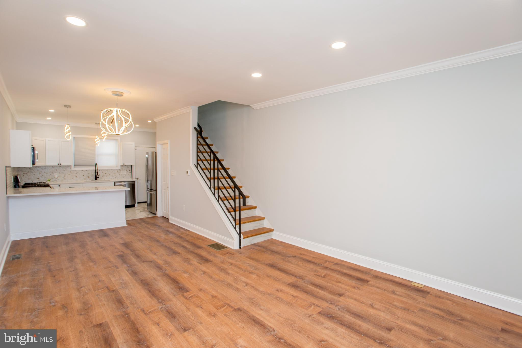 DICKINSON NARROWS - Residential