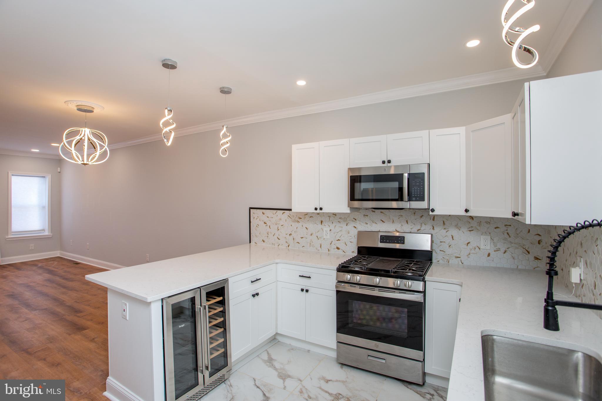 DICKINSON NARROWS - Residential