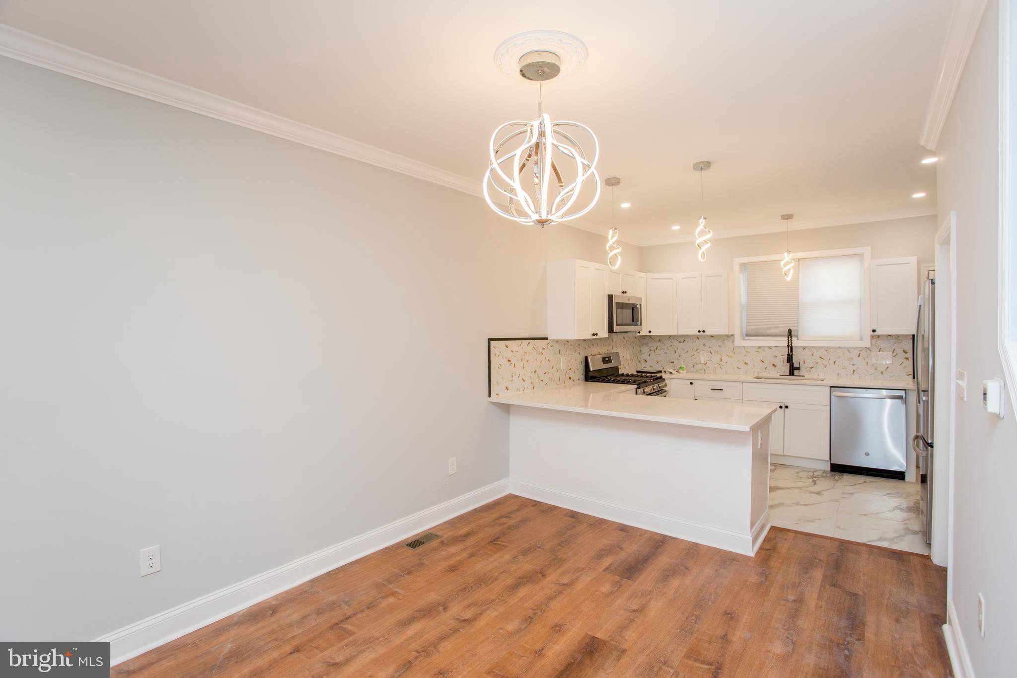 DICKINSON NARROWS - Residential