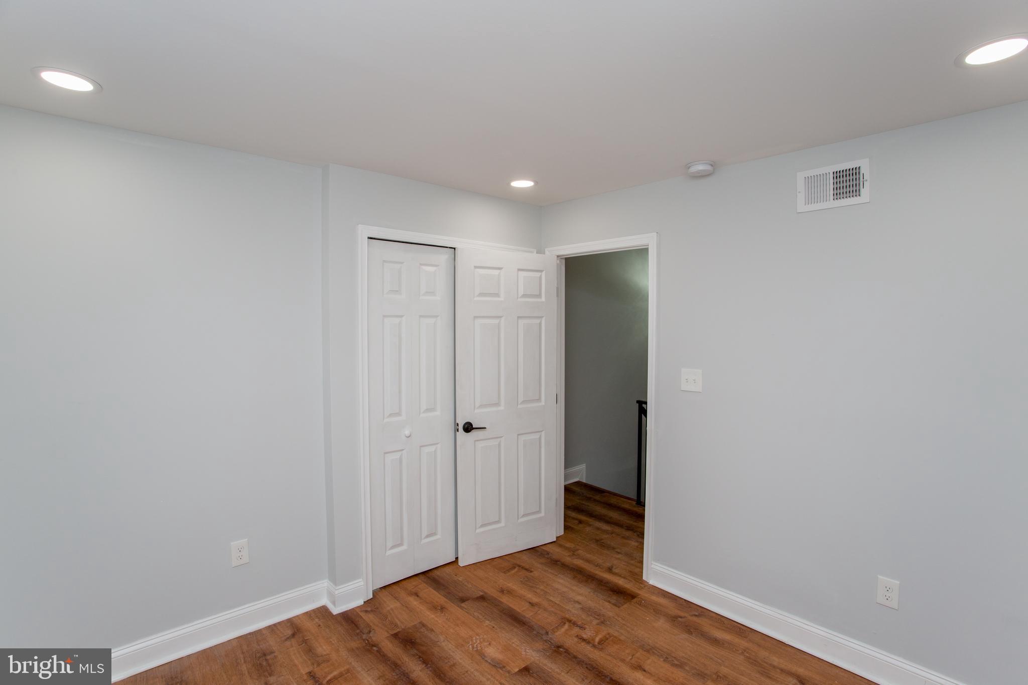 DICKINSON NARROWS - Residential