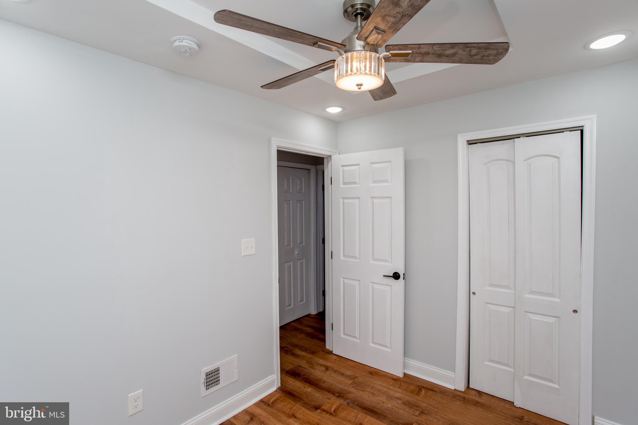 DICKINSON NARROWS - Residential