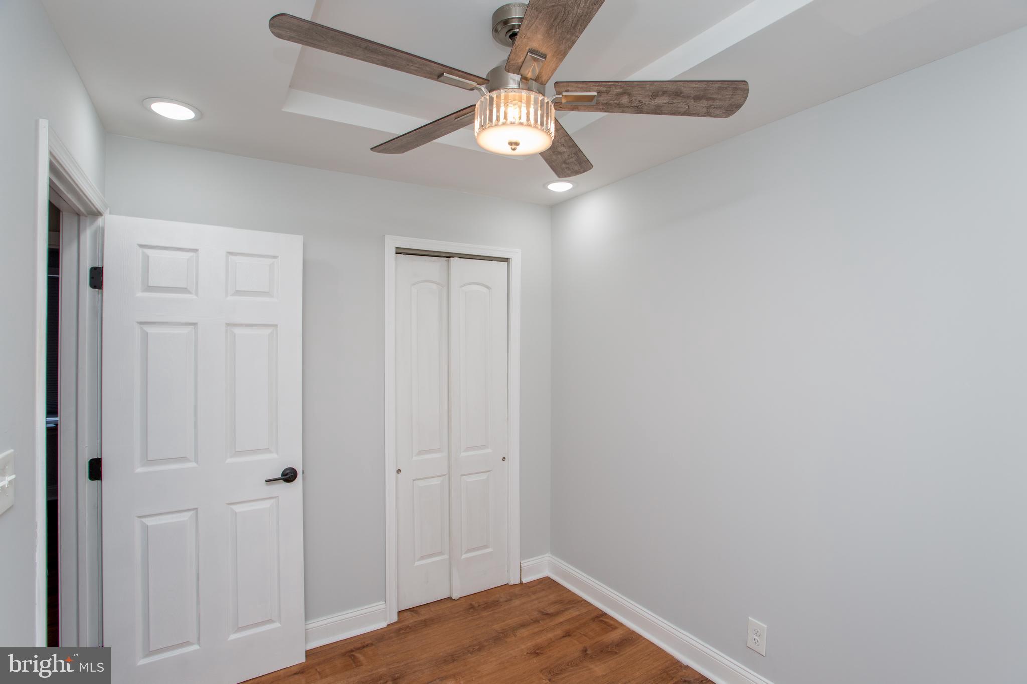 DICKINSON NARROWS - Residential