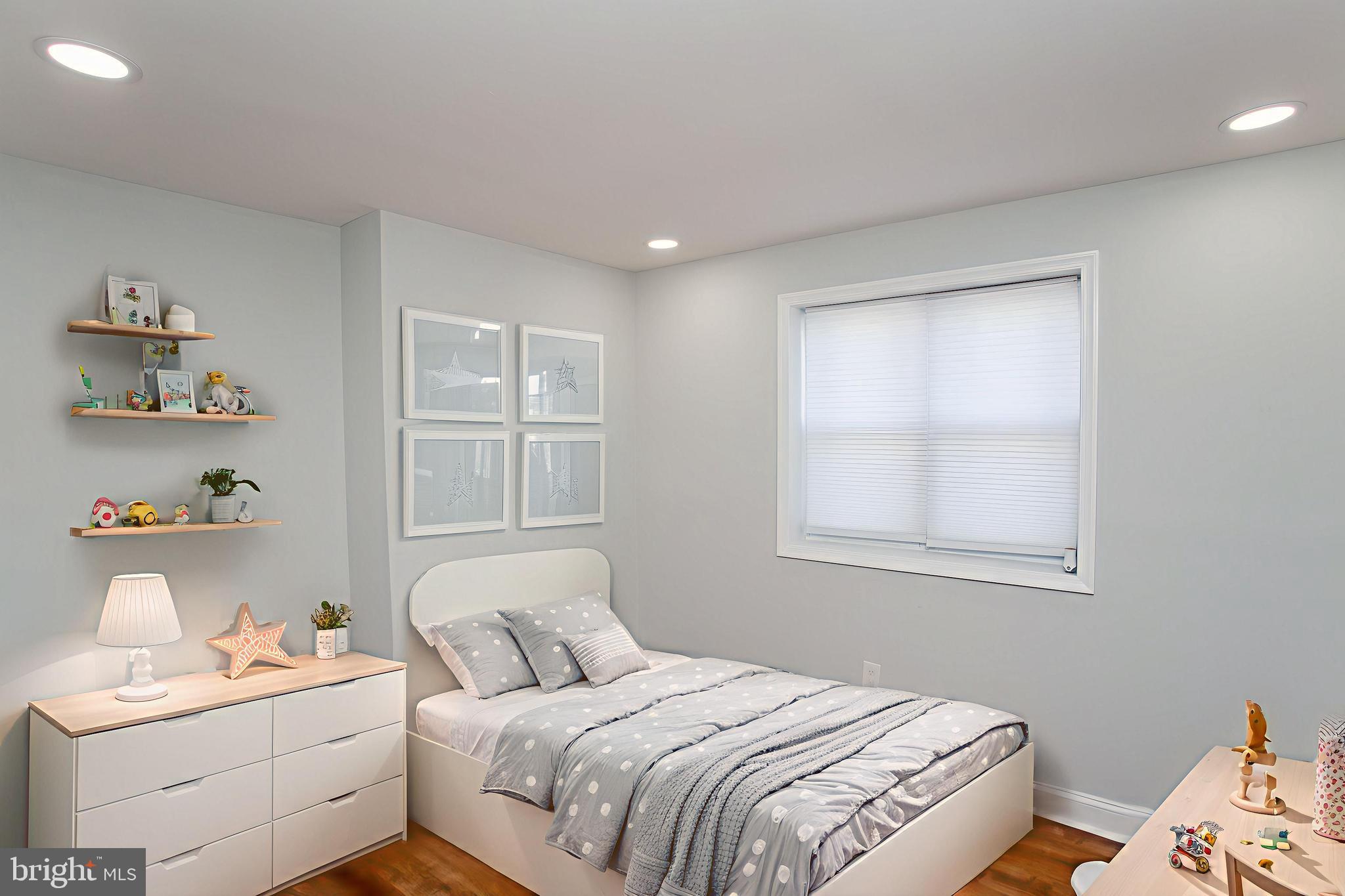 DICKINSON NARROWS - Residential