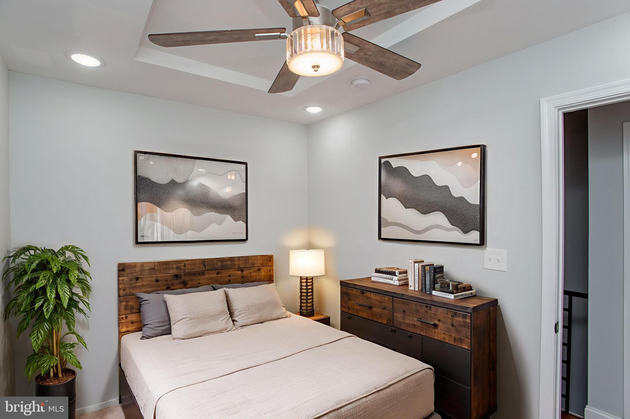 DICKINSON NARROWS - Residential