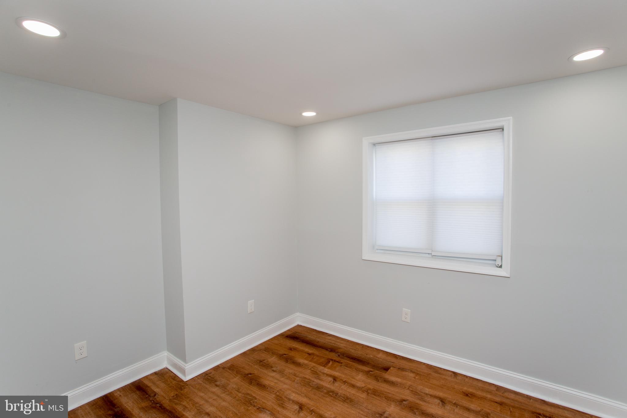 DICKINSON NARROWS - Residential