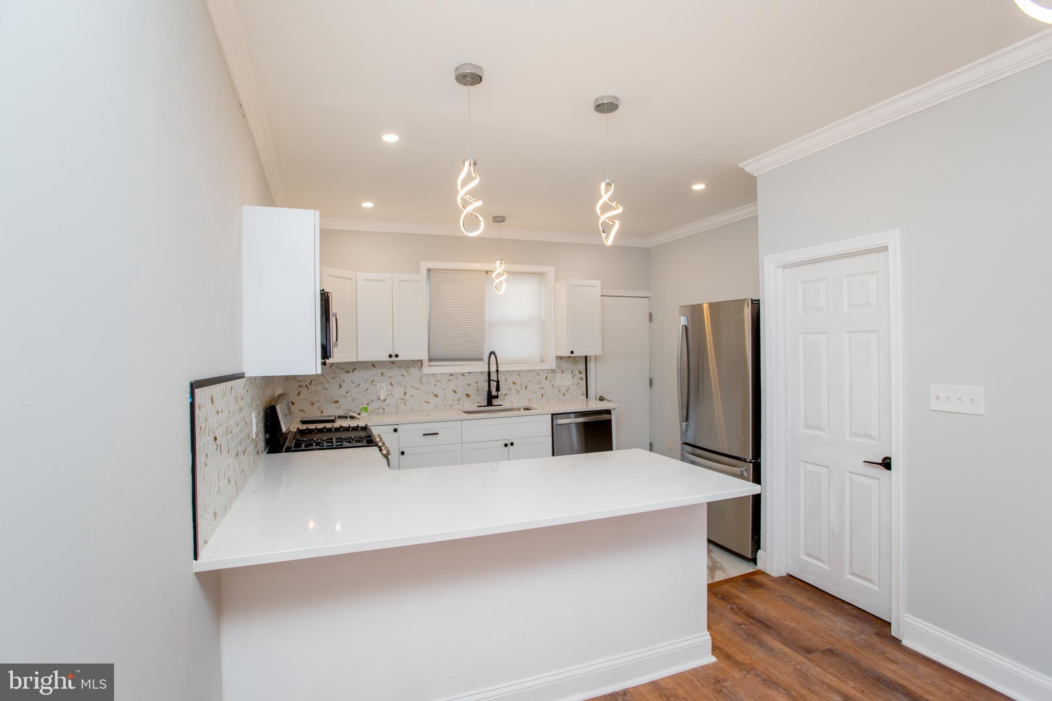 DICKINSON NARROWS - Residential