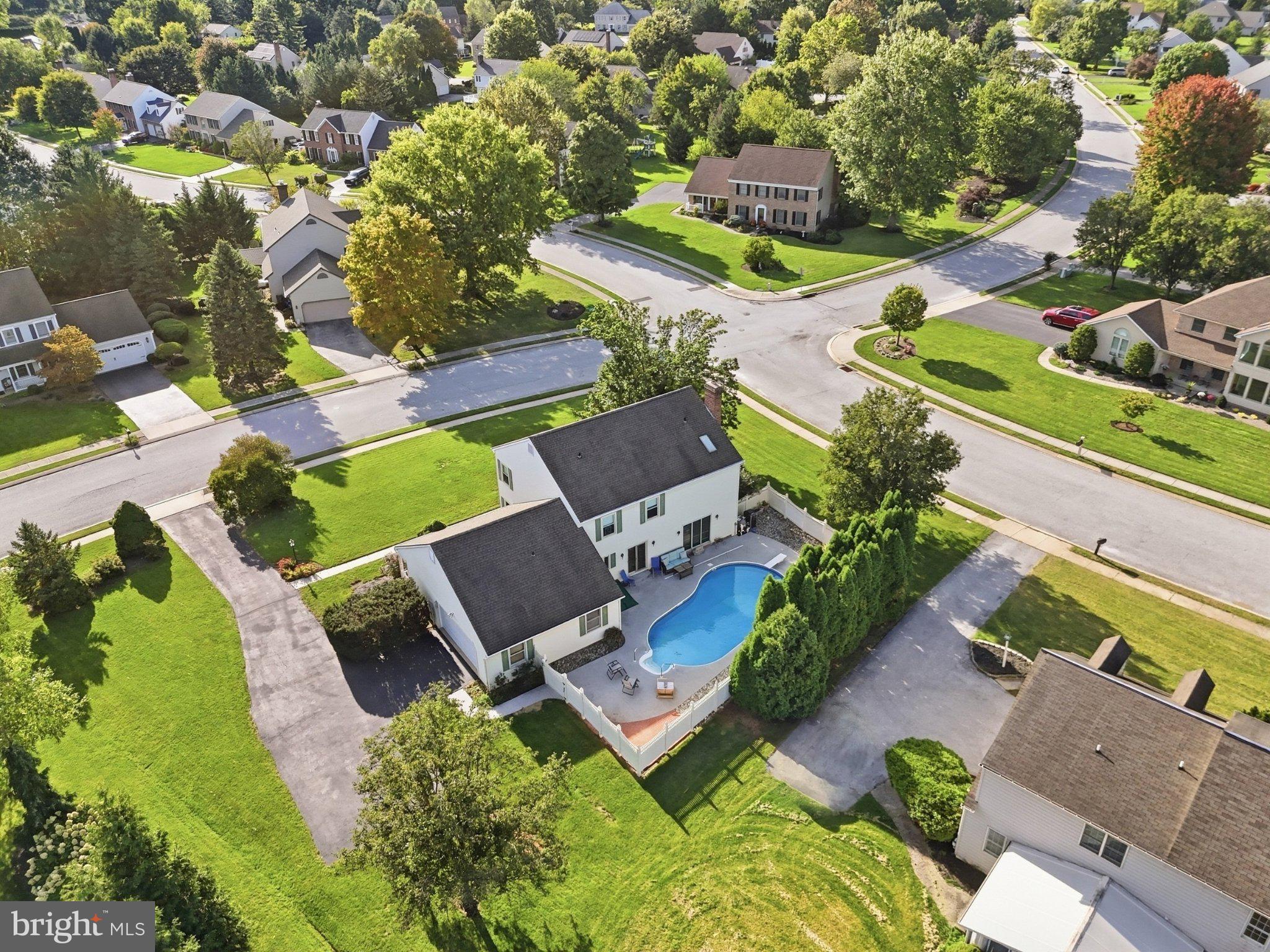 2035 PARKTON LANE