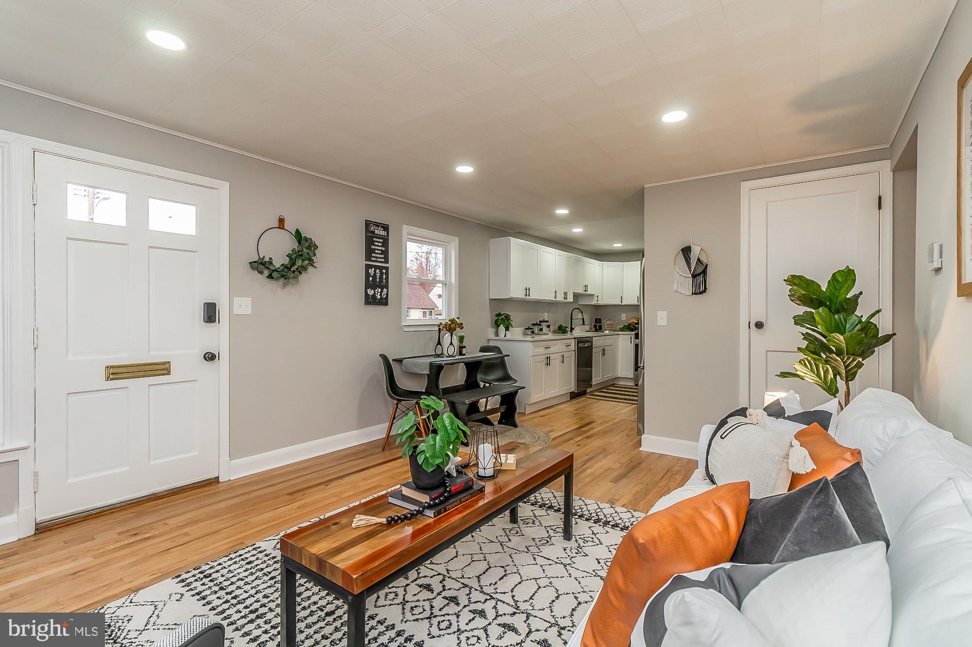 MARLYN MANOR - Residential