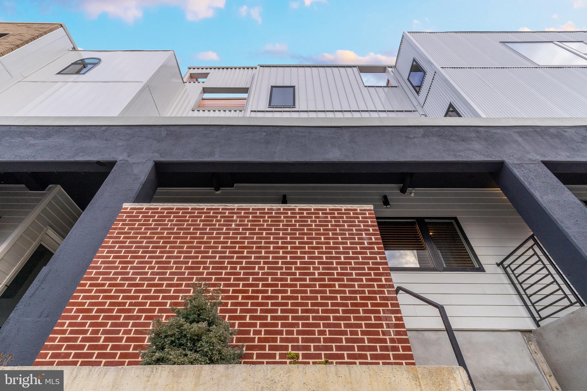 1327 N MARSTON STREET 33