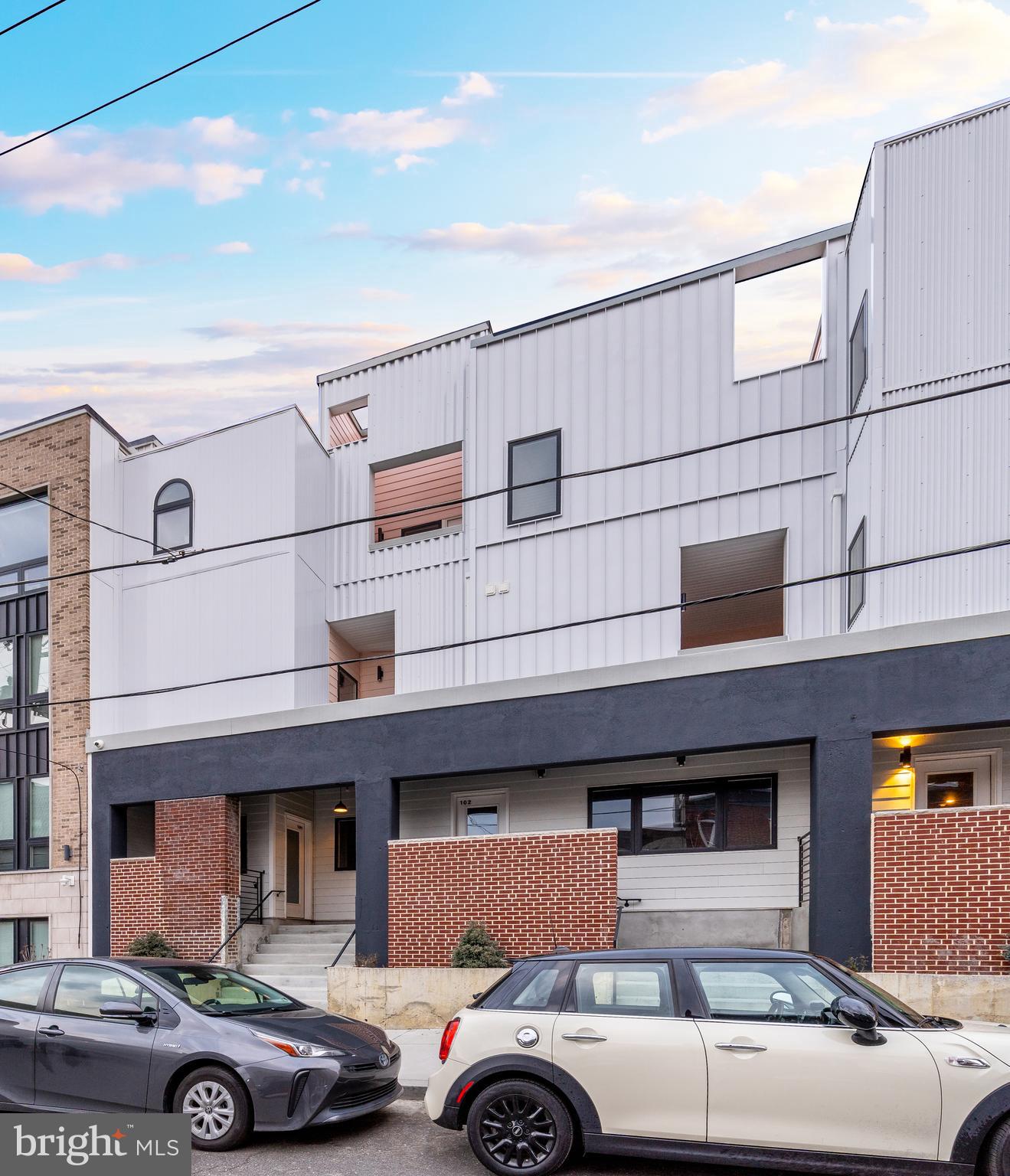 1327 N MARSTON STREET 33