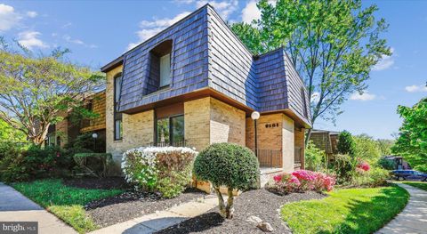 Photo of 8101 Inverness Ridge Road, POTOMAC, MD 20854 (MLS # MDMC2180628)