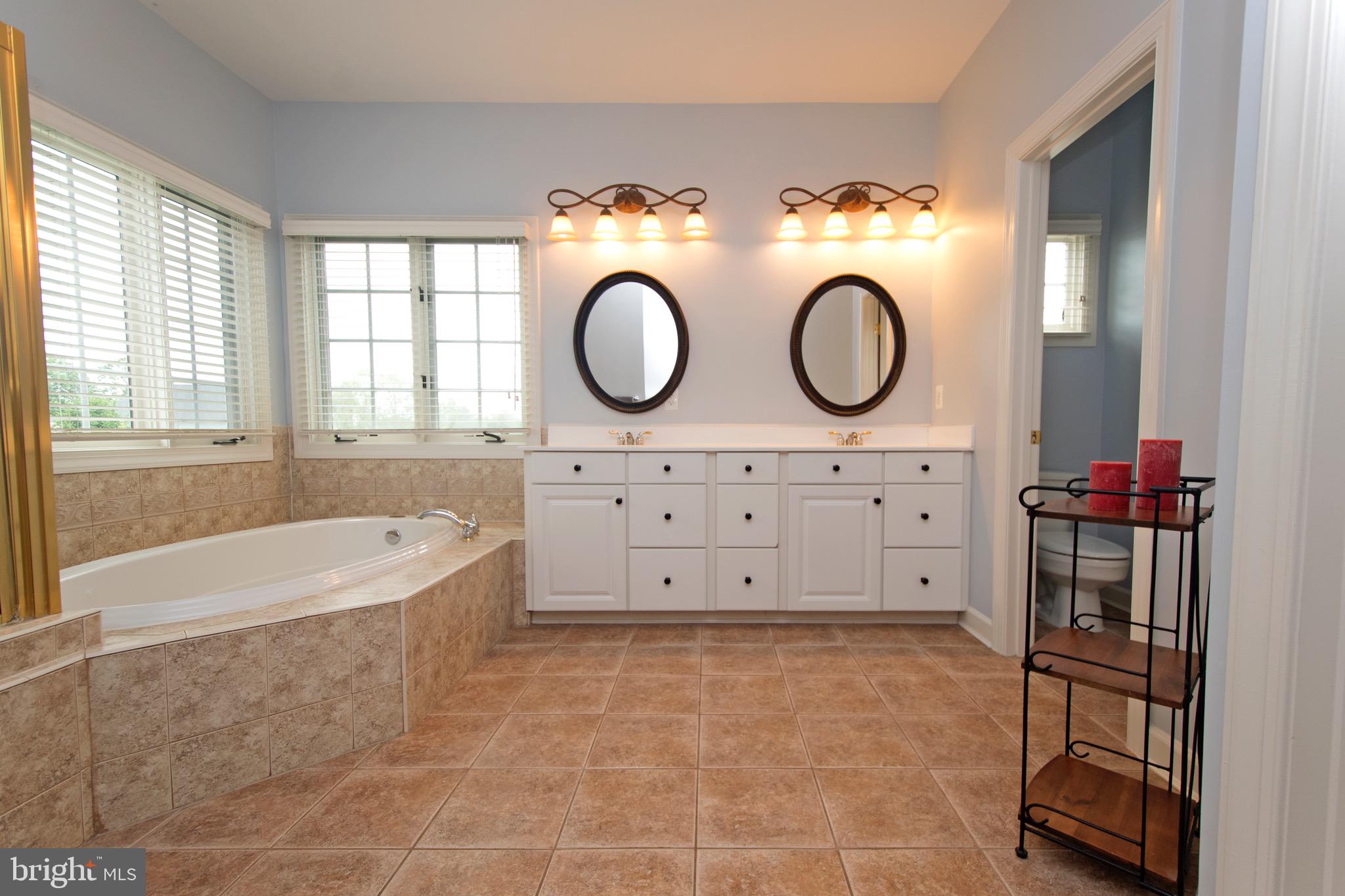 OAK VALLEY - Residential