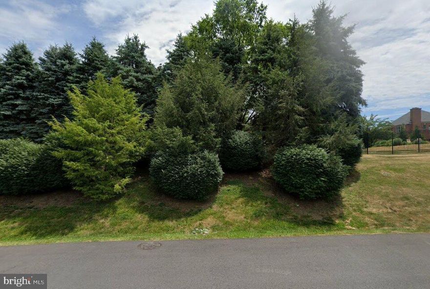 Build your dream home on  this  lot in the sought after Black Rock Estates.  Close to shopping, medical services.  Walk to the Black Rock Golf Course. Adjoining lot, 11011 Sani Ln, also available.
