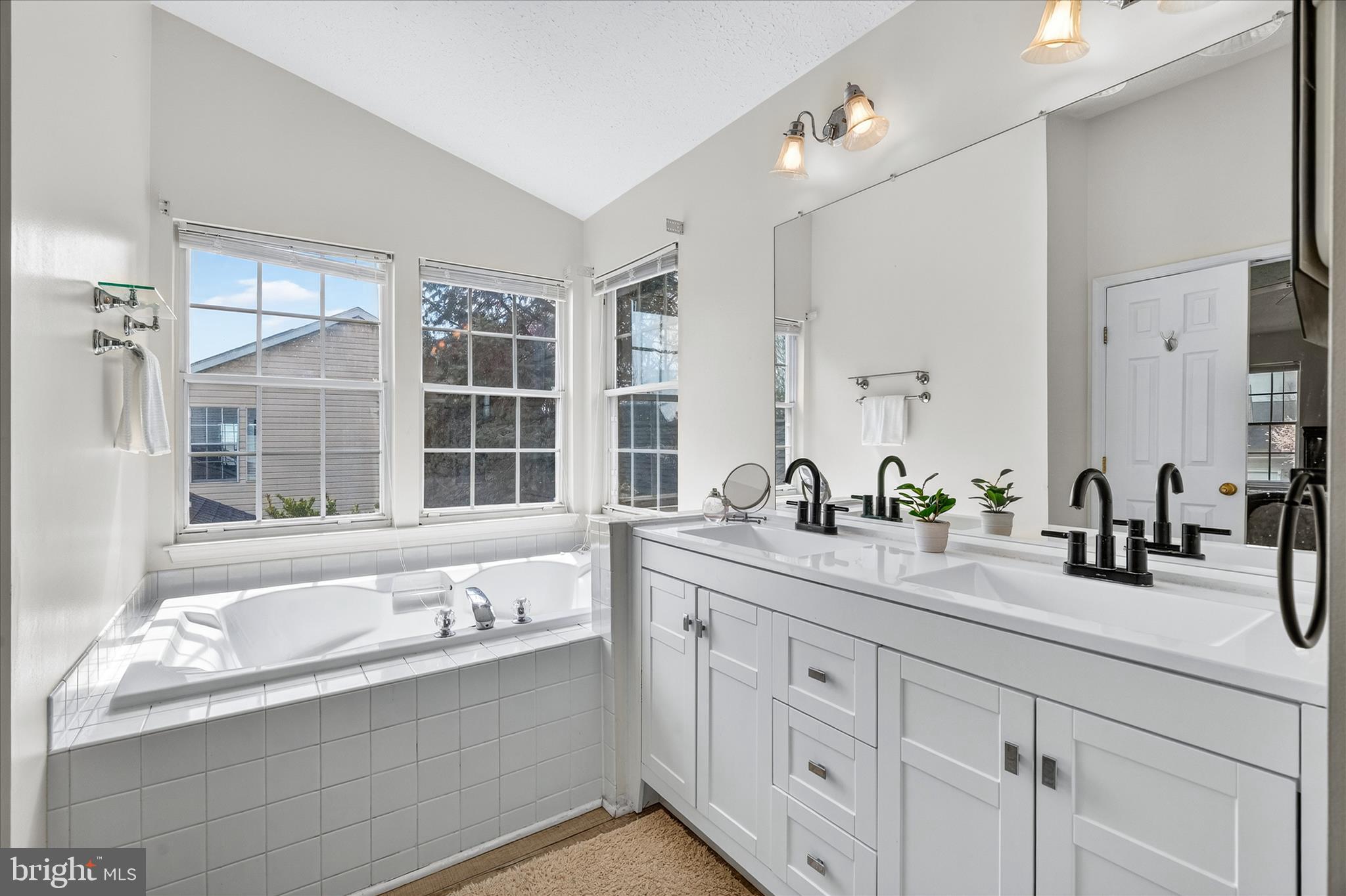 KINGSBROOK - Residential