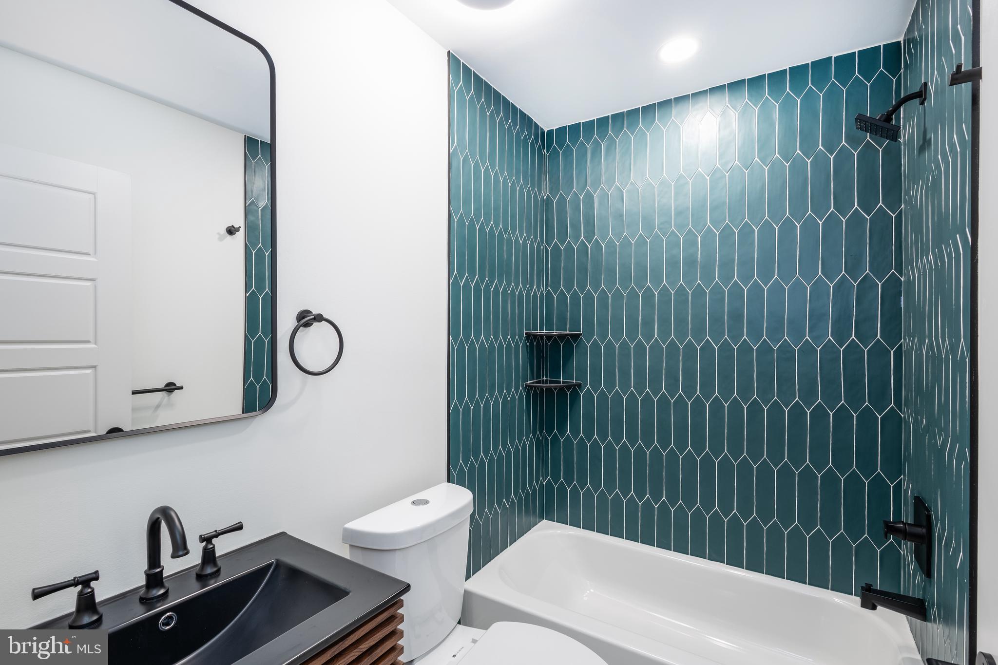 SQUIRREL HILL - Residential