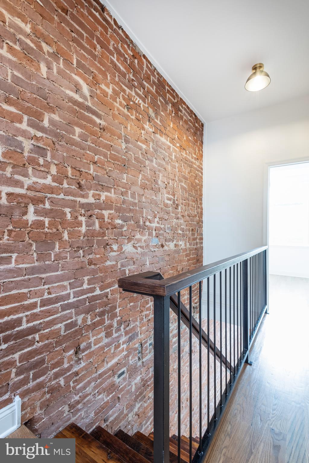 SQUIRREL HILL - Residential