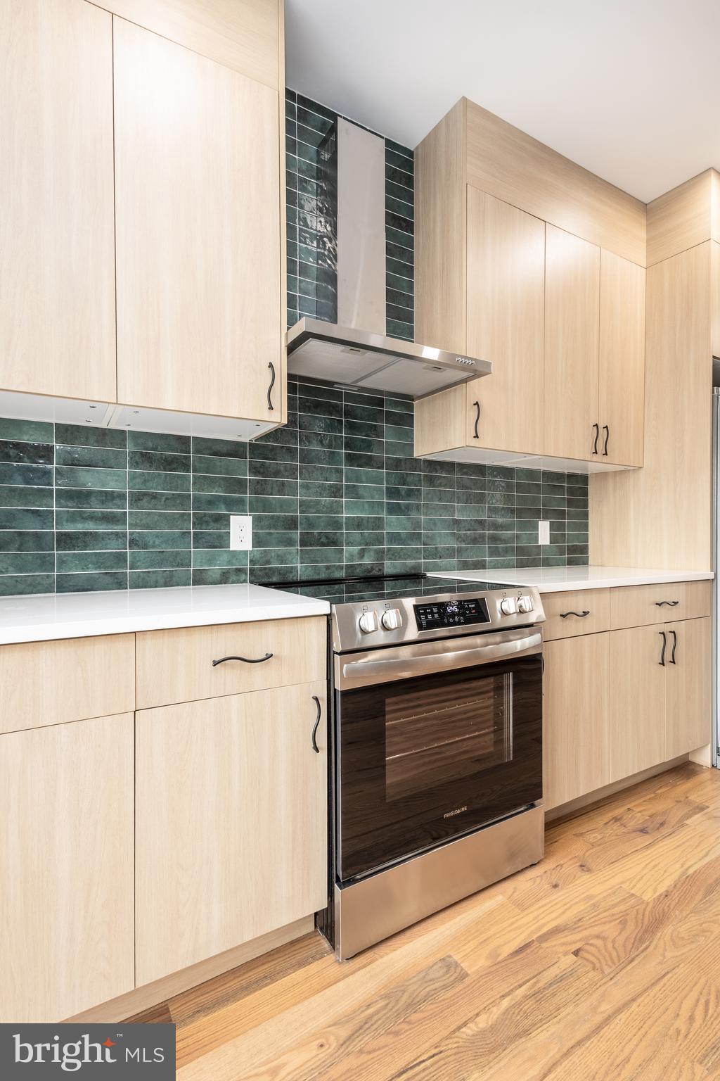 SQUIRREL HILL - Residential