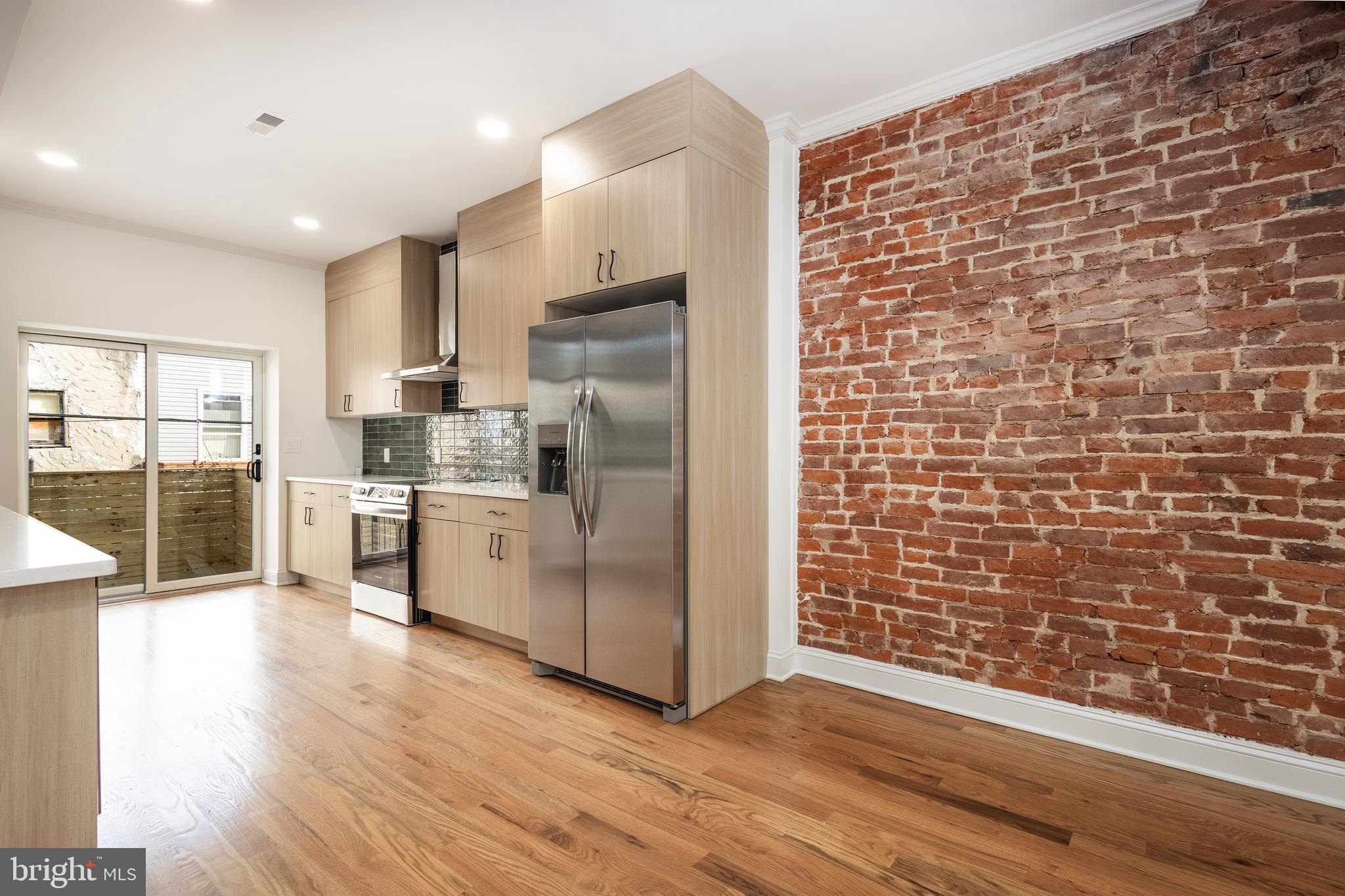 SQUIRREL HILL - Residential