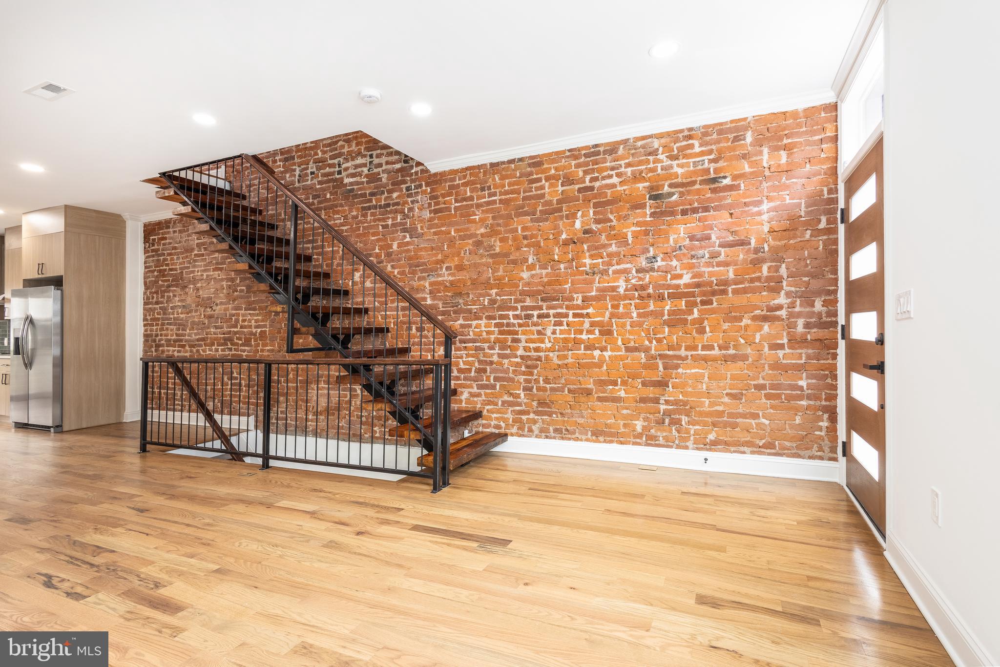 SQUIRREL HILL - Residential