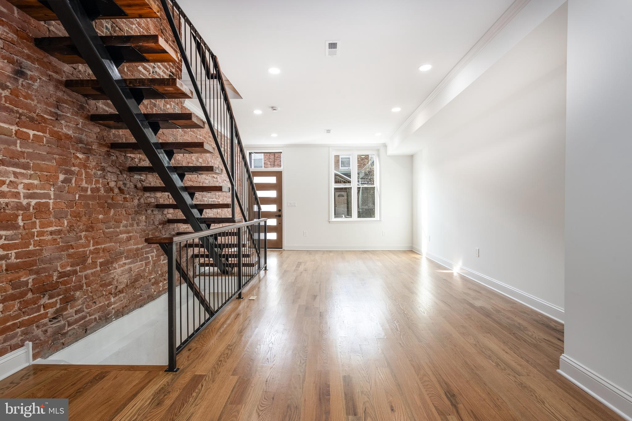 SQUIRREL HILL - Residential