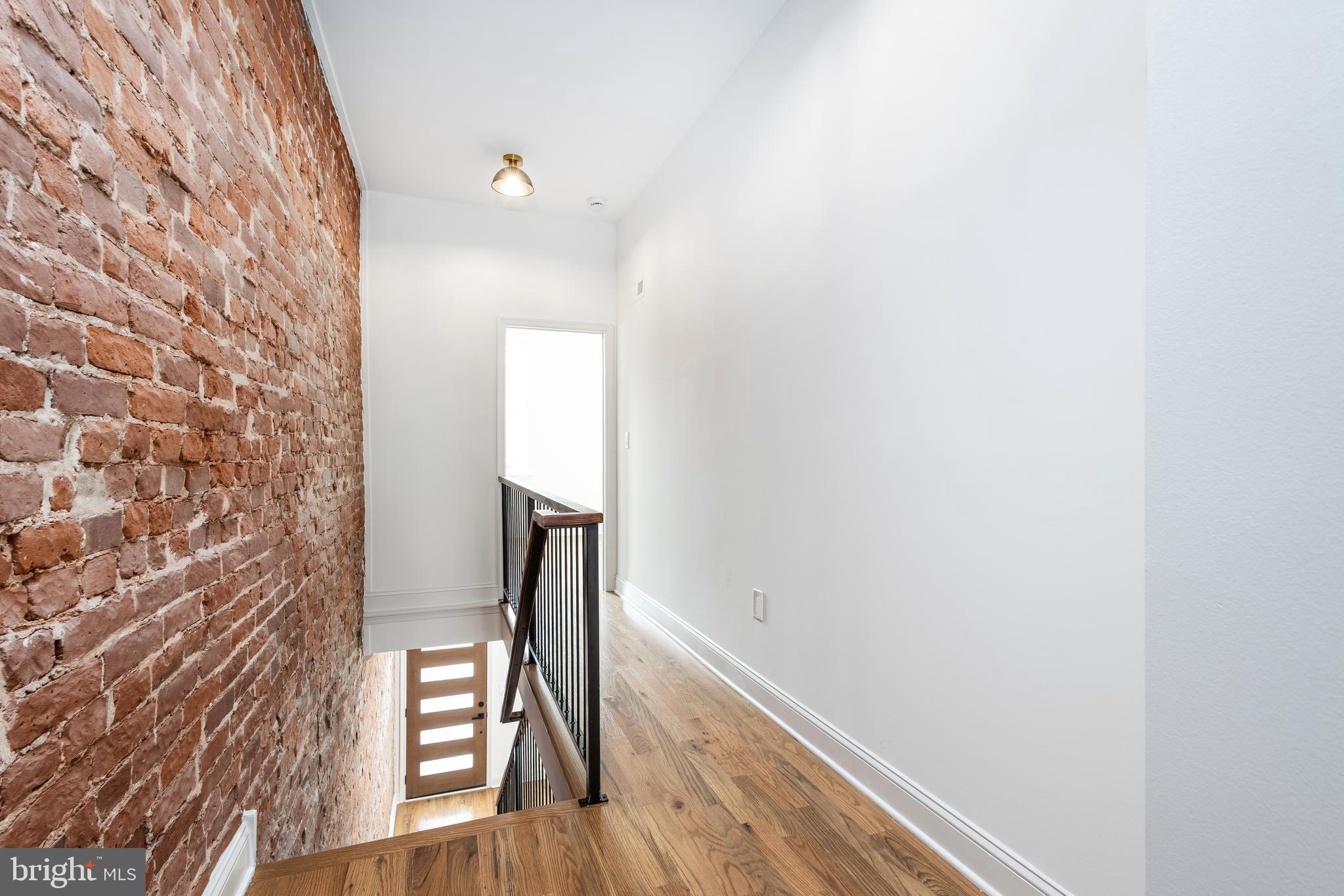 SQUIRREL HILL - Residential