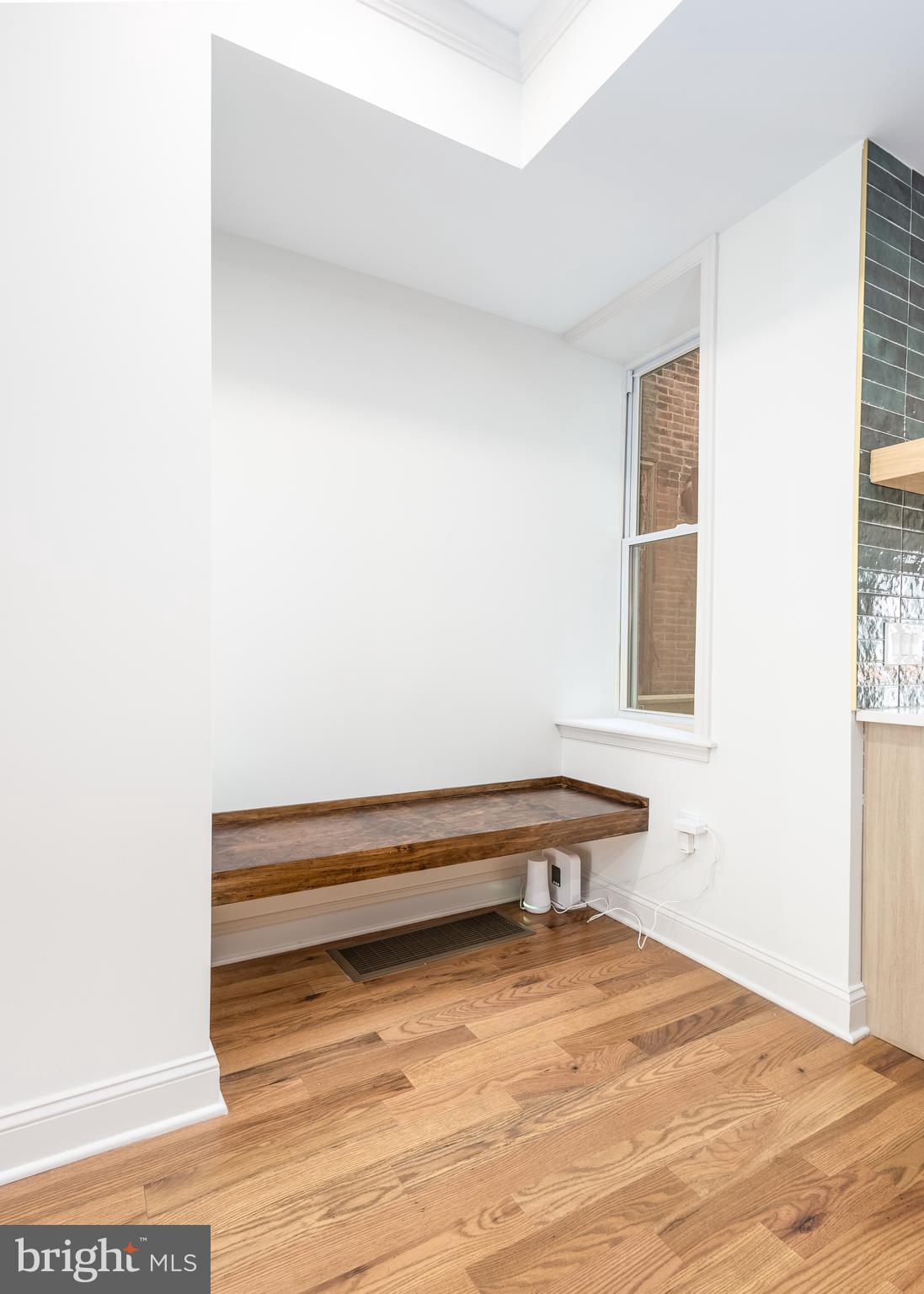 SQUIRREL HILL - Residential