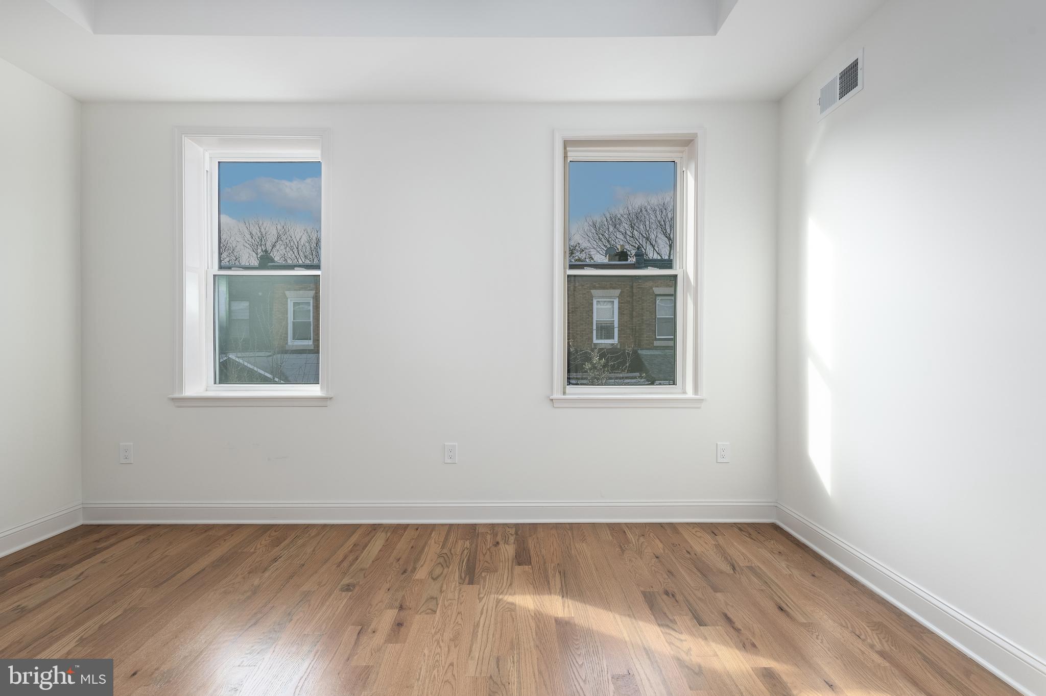 SQUIRREL HILL - Residential