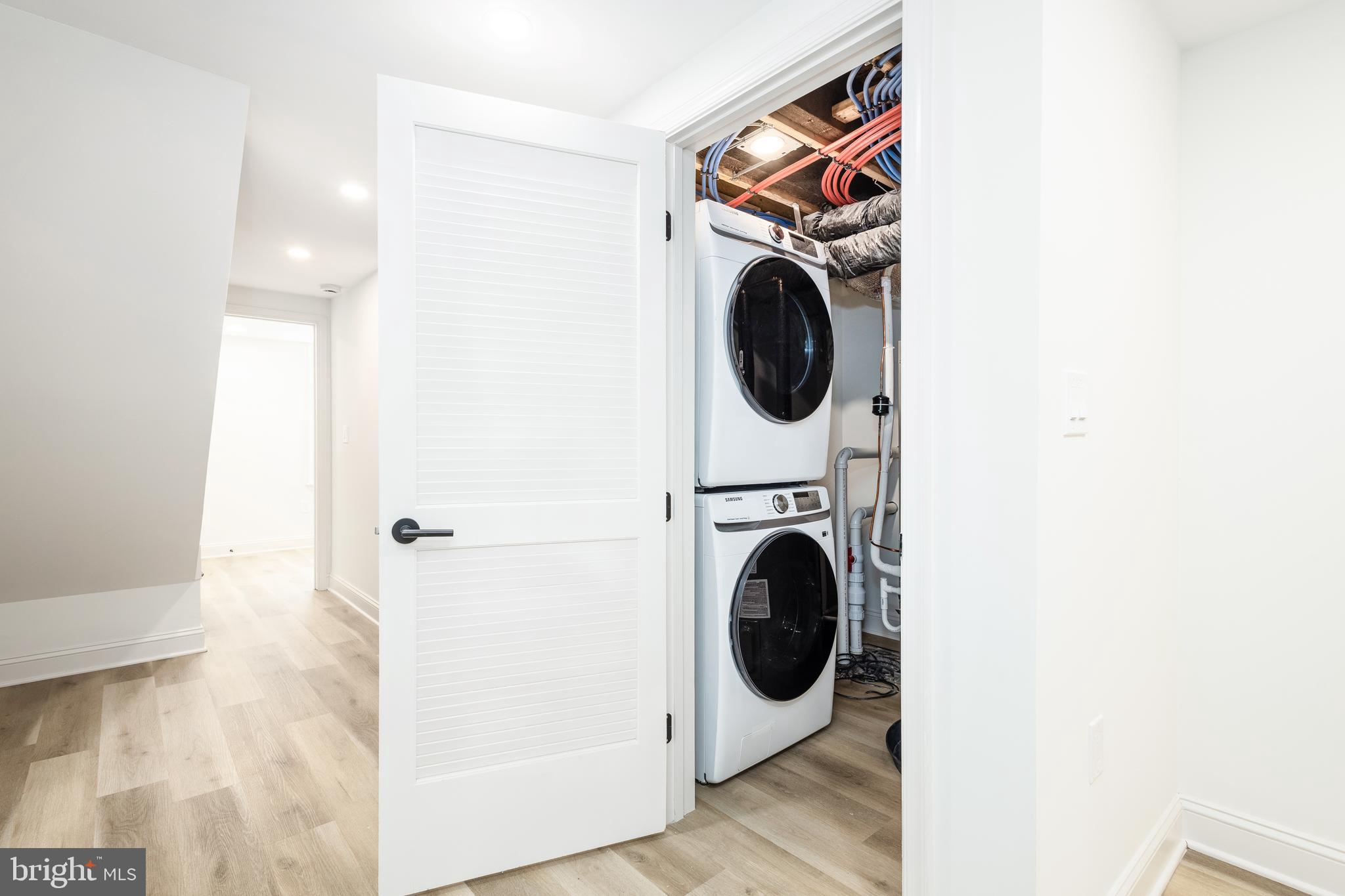 SQUIRREL HILL - Residential