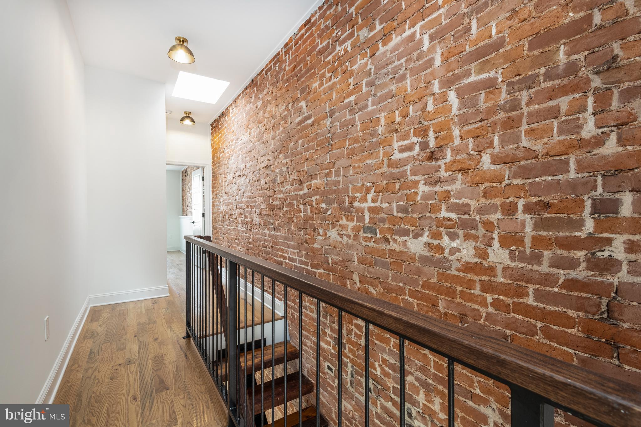 SQUIRREL HILL - Residential