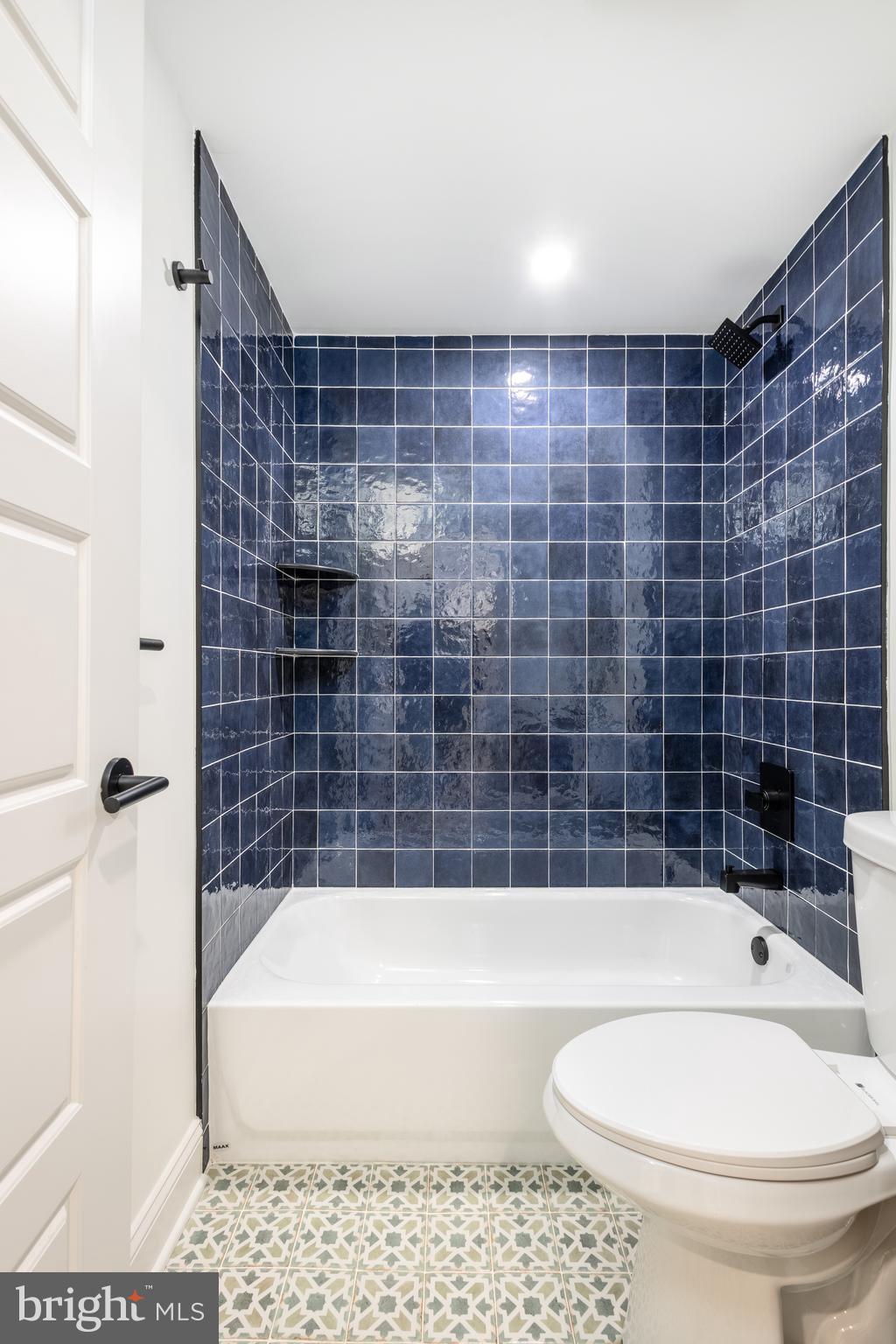 SQUIRREL HILL - Residential