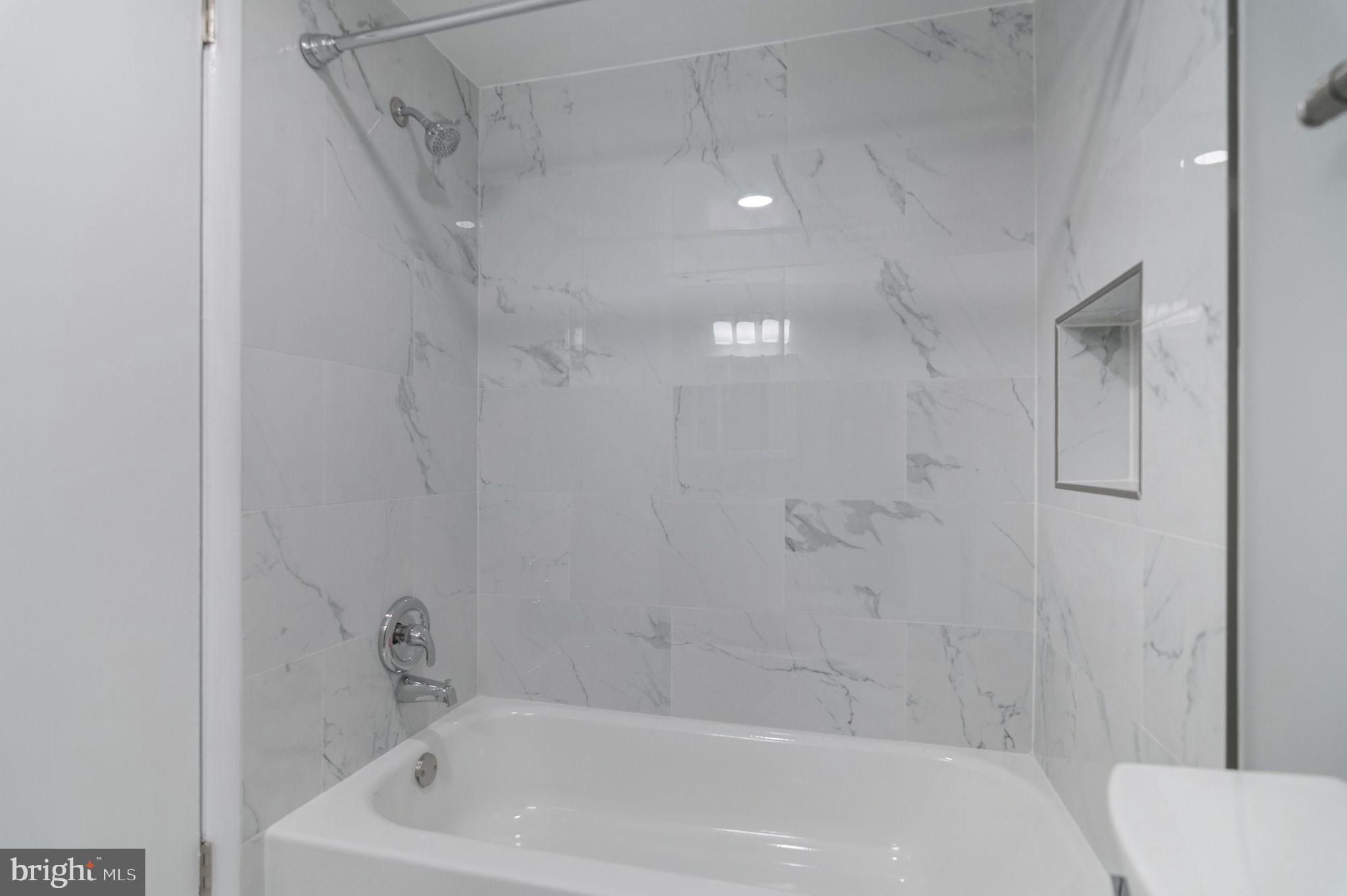 WOODBURN VILLAGE - Residential Lease