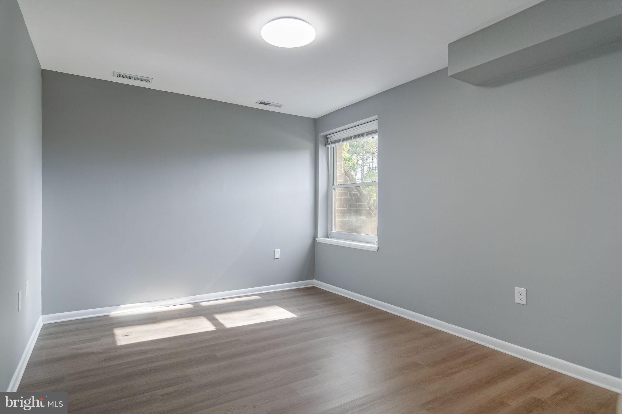 WOODBURN VILLAGE - Residential Lease