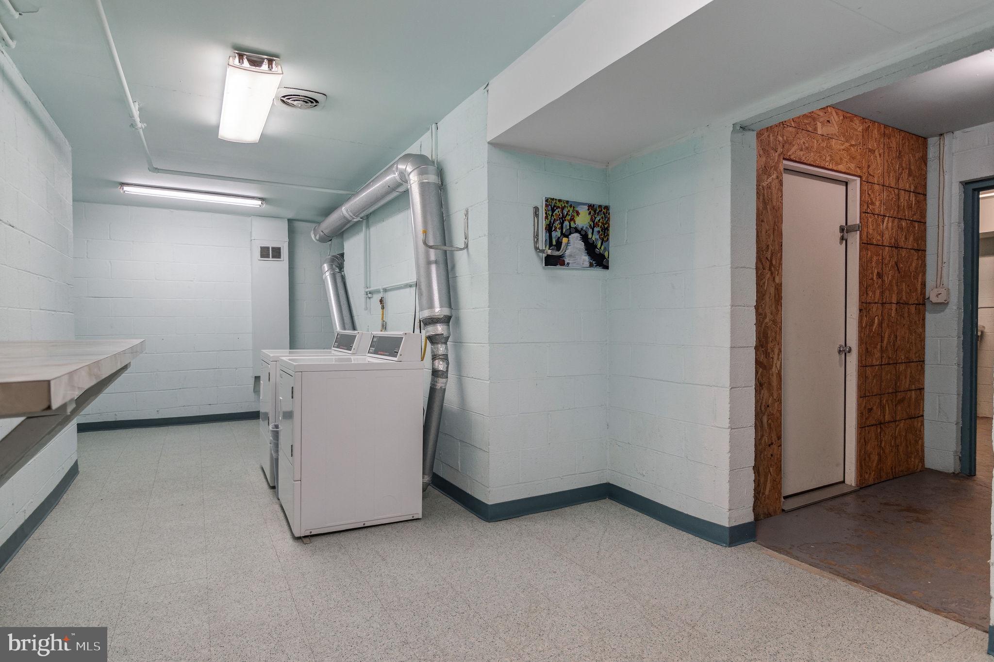 WOODBURN VILLAGE - Residential Lease