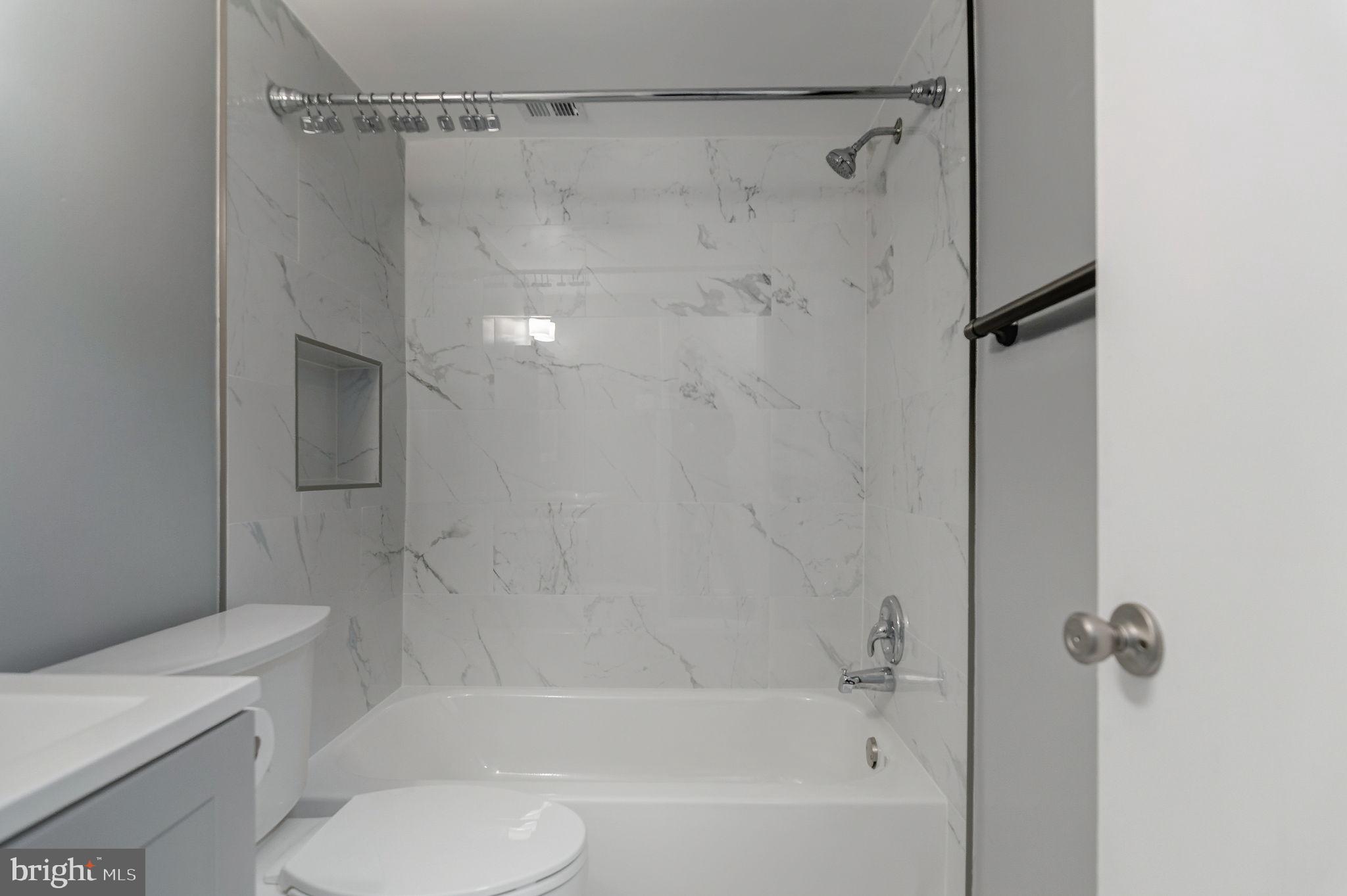 WOODBURN VILLAGE - Residential Lease